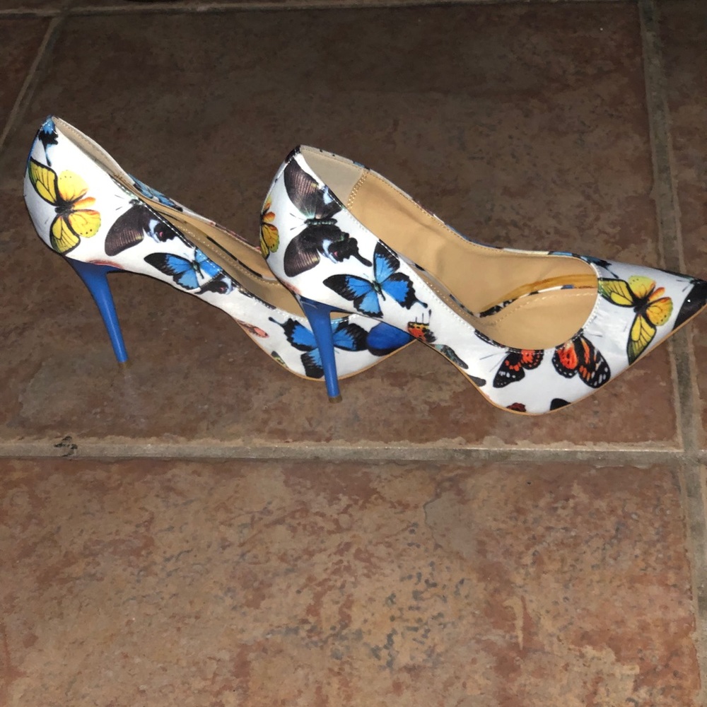 White/yellow/blue heels